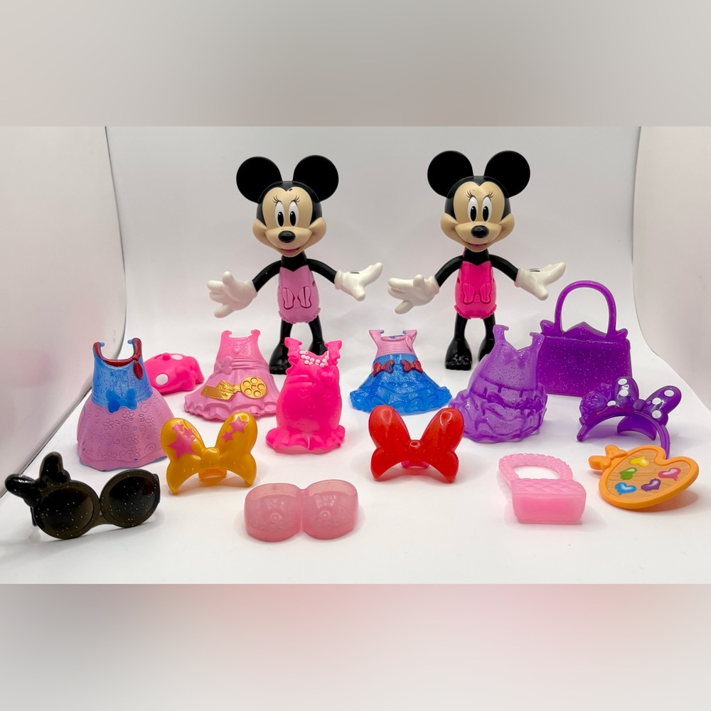 Disney Junior Minnie Mouse Dress Up 2 Dolls + Accessories Snap N Pose Paris Chic